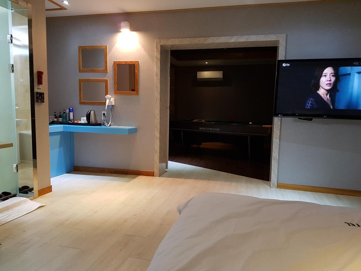 Cloud Nine Hotel Gimhae Rum bild